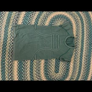 Lululemon fitted Wunder under shirt